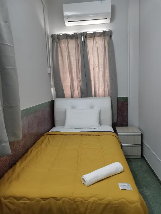 G Fortune Guest House Victoria Green George Town Buitenkant foto
