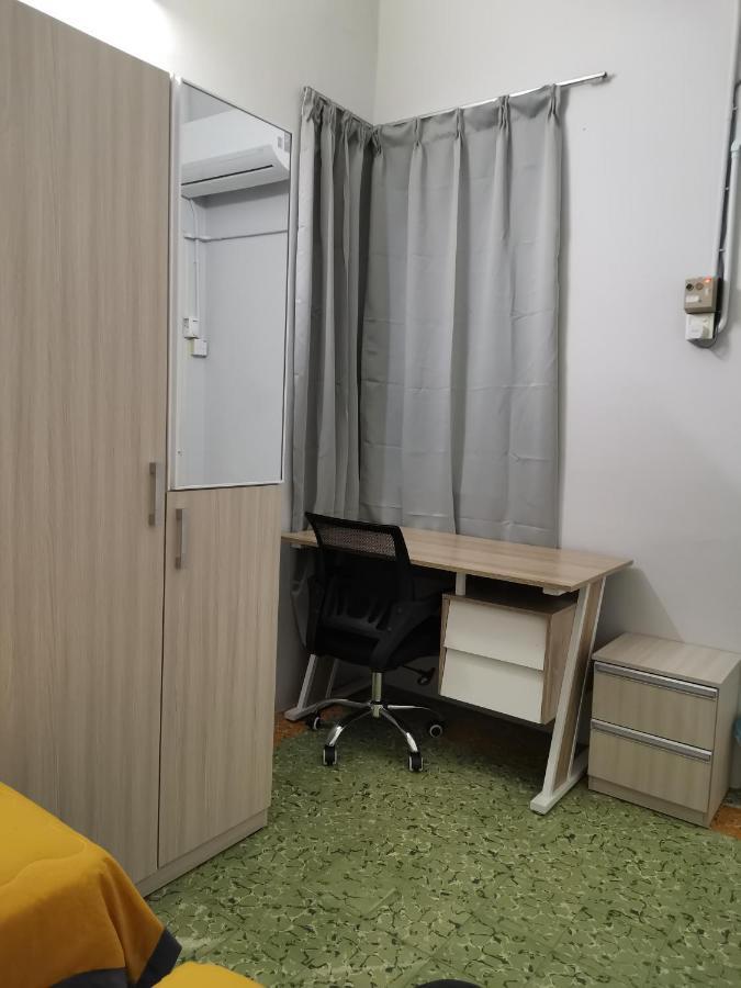 G Fortune Guest House Victoria Green George Town Buitenkant foto