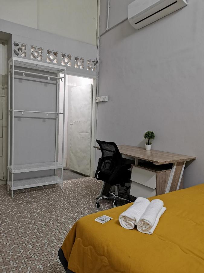 G Fortune Guest House Victoria Green George Town Buitenkant foto