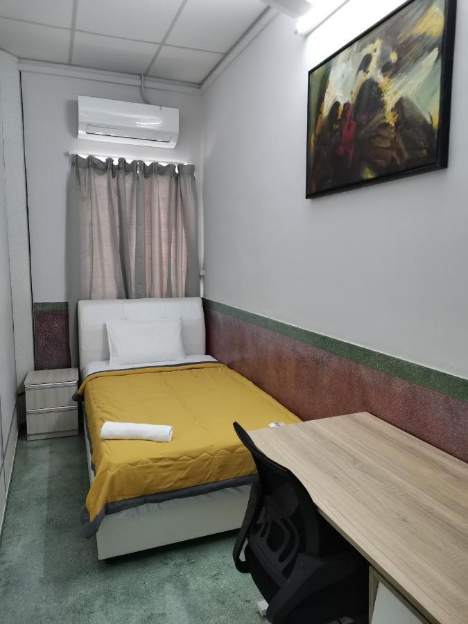 G Fortune Guest House Victoria Green George Town Buitenkant foto