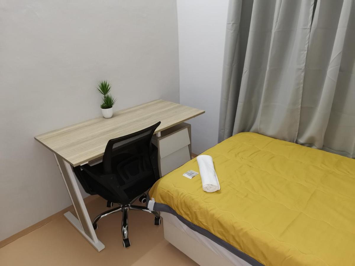 G Fortune Guest House Victoria Green George Town Buitenkant foto