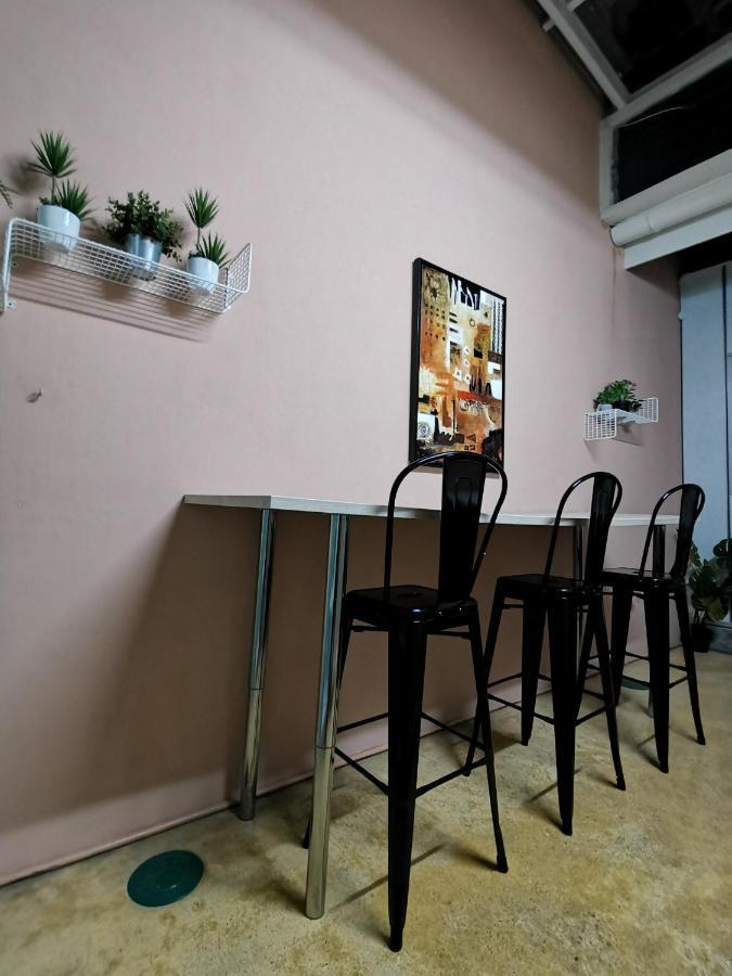 G Fortune Guest House Victoria Green George Town Buitenkant foto