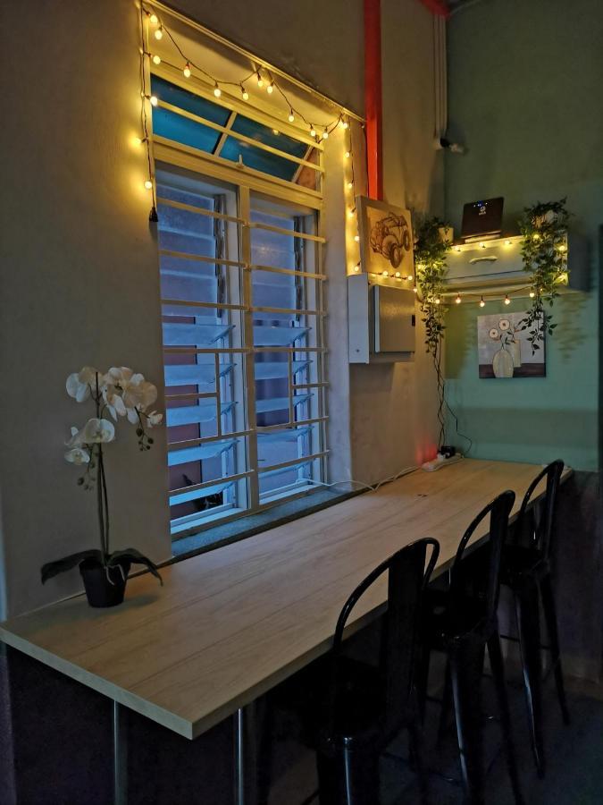 G Fortune Guest House Victoria Green George Town Buitenkant foto